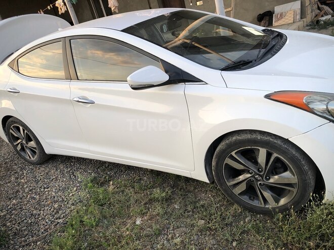 Hyundai Elantra 2014, 330,000 km - 1.6 l - Bakı