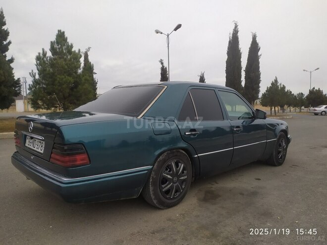 Mercedes E 250 1994, 200,000 km - 2.5 l - Gəncə