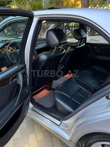Mercedes E 270 2000, 347,000 km - 2.7 л - Masallı