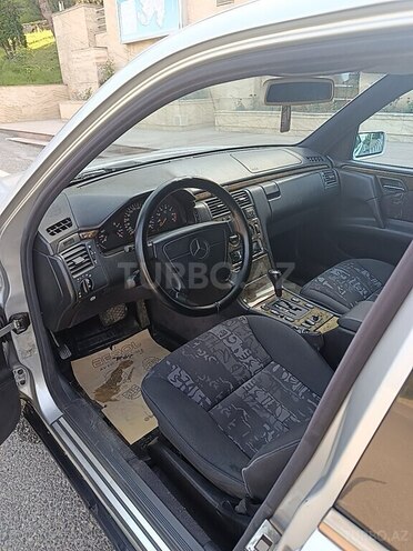 Mercedes E 240 1997, 395,193 km - 2.4 l - Xaçmaz