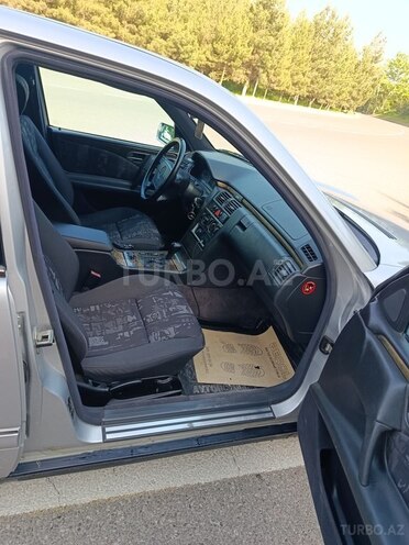 Mercedes E 240 1997, 395,193 km - 2.4 l - Xaçmaz