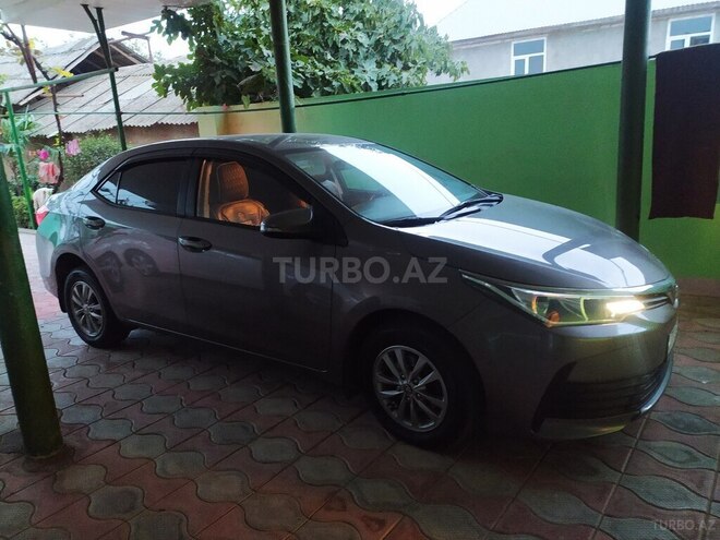 Toyota Corolla 2017, 130,000 km - 1.6 l - Biləsuvar