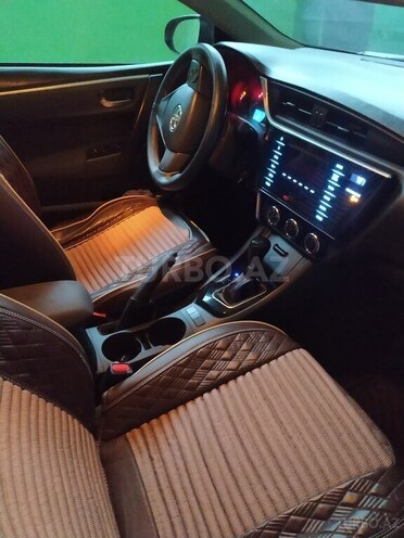Toyota Corolla 2017, 130,000 km - 1.6 l - Biləsuvar