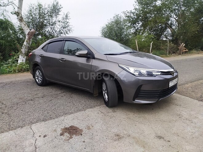 Toyota Corolla 2017, 130,000 km - 1.6 l - Biləsuvar