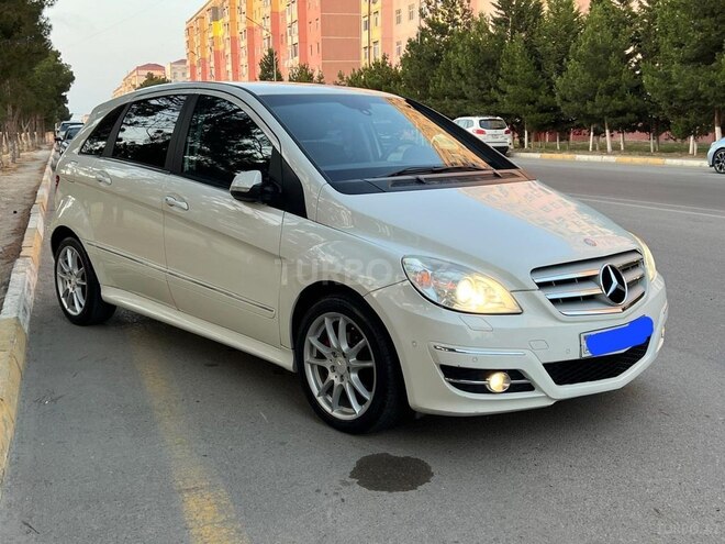 Mercedes B 180 2010, 98,000 km - 1.7 l - Sumqayıt