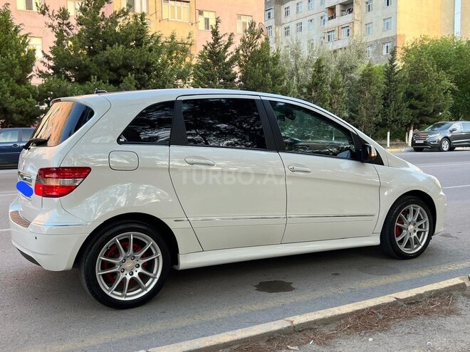 Mercedes B 180 2010, 98,000 km - 1.7 l - Sumqayıt