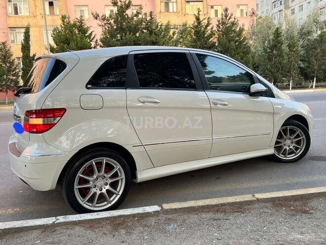 Mercedes B 180 2010, 98,000 km - 1.7 l - Sumqayıt