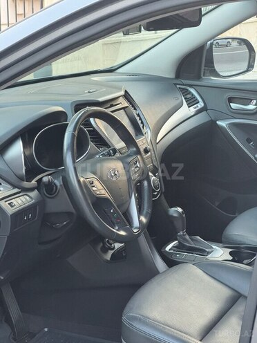 Hyundai Santa Fe-13