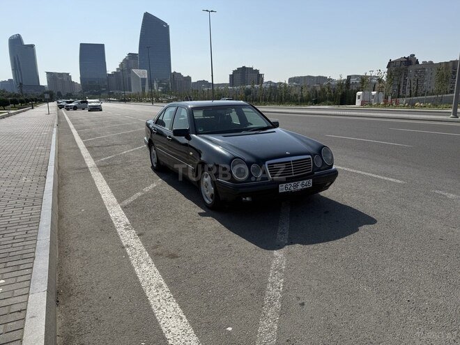 Mercedes E 240 1998, 216,000 km - 2.4 l - Bakı