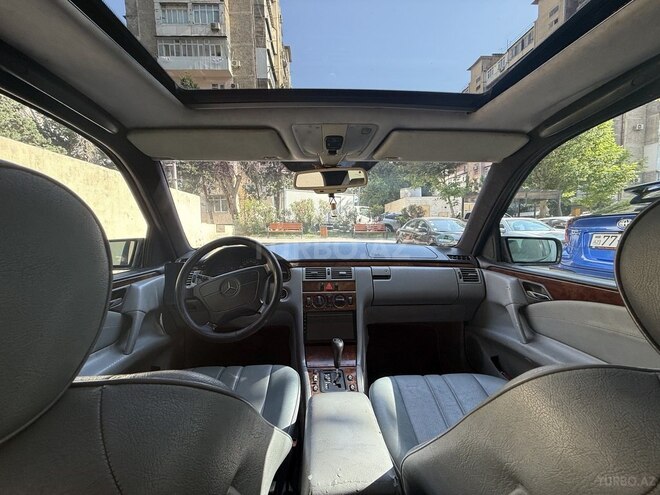 Mercedes E 240 1998, 216,000 km - 2.4 l - Bakı
