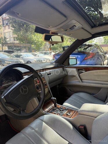 Mercedes E 240 1998, 216,000 km - 2.4 l - Bakı