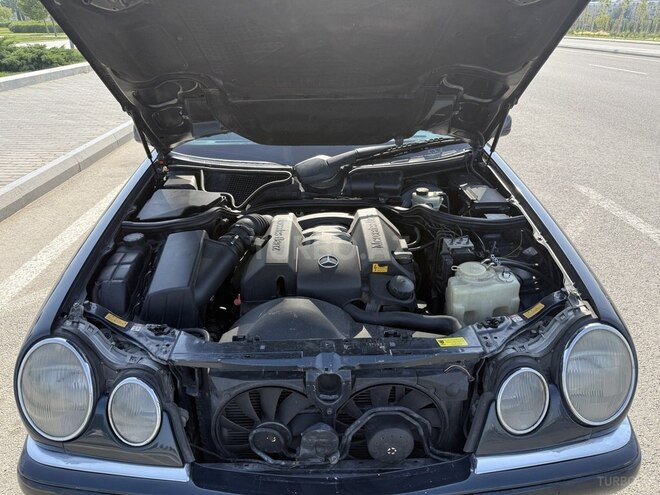 Mercedes E 240 1998, 216,000 km - 2.4 l - Bakı