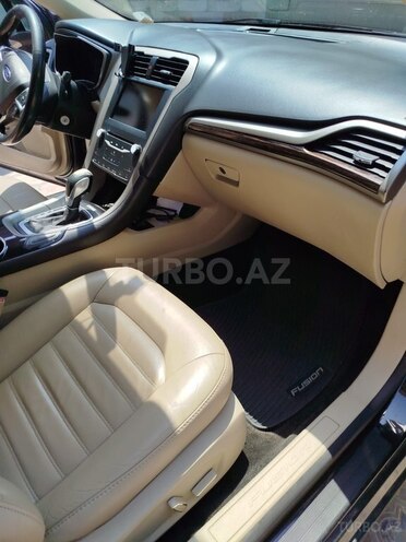 Ford Fusion (North America)-15