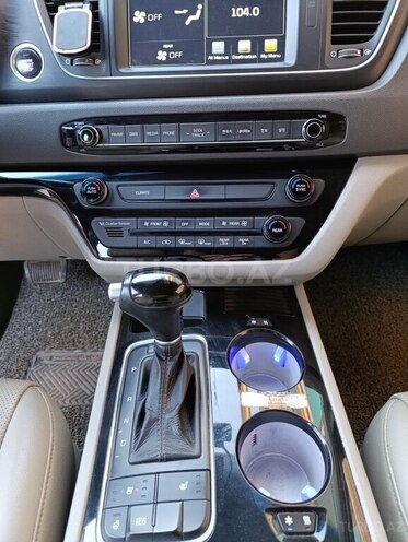 Kia Carnival 2015, 243,000 km - 2.2 l - Bakı