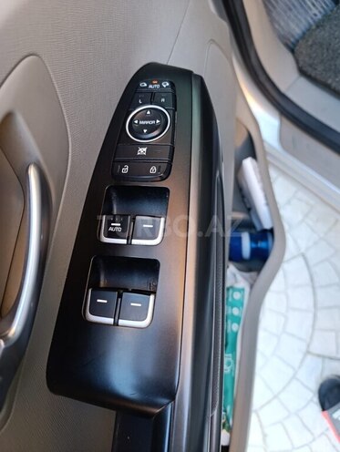 Kia Carnival 2015, 243,000 km - 2.2 l - Bakı
