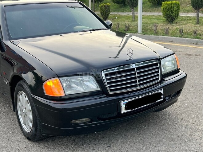 Mercedes C 220 d-2