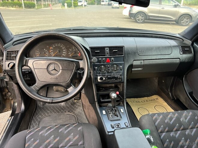Mercedes C 220 d-18
