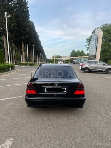 Mercedes C 220 d-17
