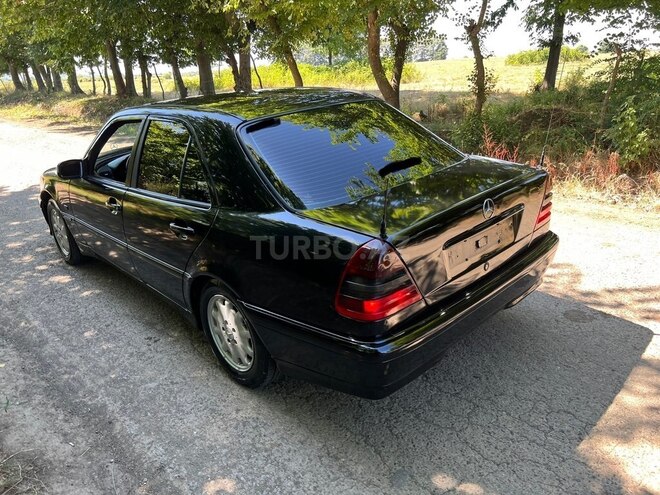Mercedes C 220 d-8