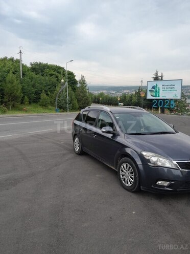 Kia Ceed 2009, 230,000 km - 1.6 л - Quba
