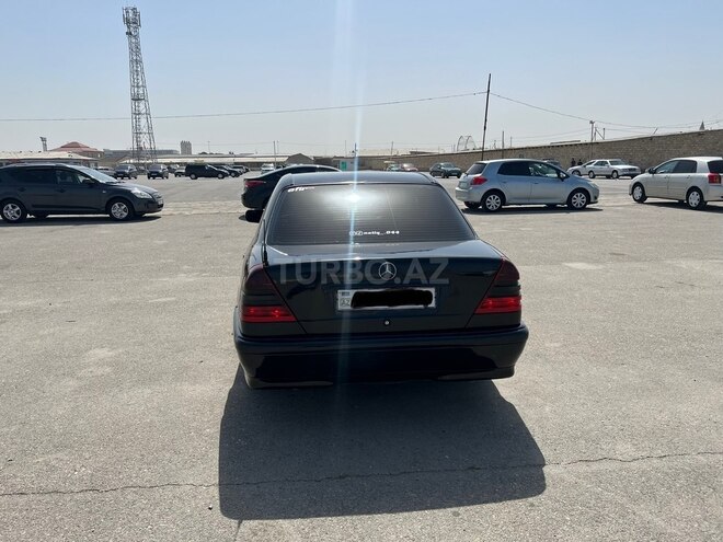 Mercedes C 220 d-16