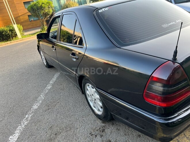 Mercedes C 220 d-13