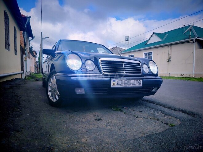 Mercedes E 240 1997, 325,500 km - 2.4 l - Bakı