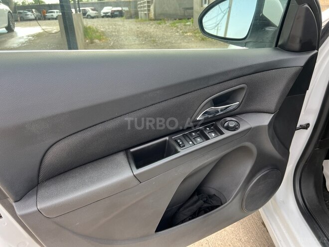 Chevrolet Cruze 2015, 177,000 km - 1.4 л - Samux