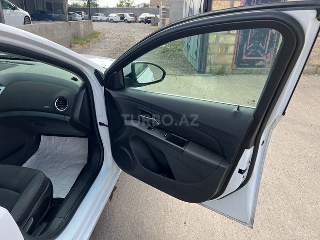 Chevrolet Cruze 2015, 177,000 km - 1.4 л - Samux