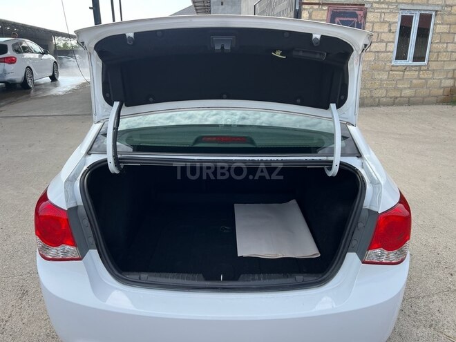 Chevrolet Cruze 2015, 177,000 km - 1.4 л - Samux