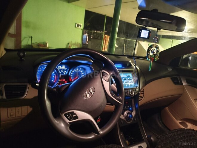 Hyundai Elantra 2012, 255,000 km - 1.6 l - Biləsuvar
