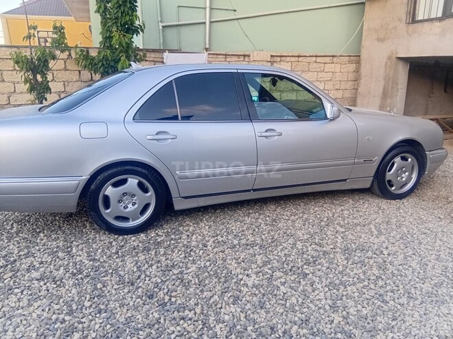 Mercedes E 200 1996, 320,000 km - 2.0 л - Bakı