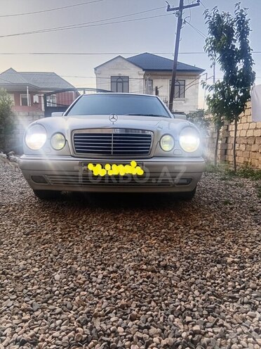 Mercedes E 200 1996, 320,000 km - 2.0 л - Bakı