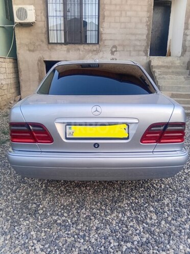 Mercedes E 200 1996, 320,000 km - 2.0 л - Bakı