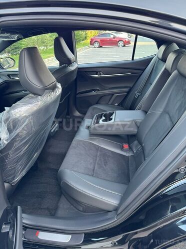 Toyota Camry-11