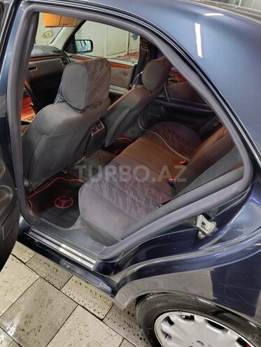Mercedes E 240 1998, 300,000 km - 2.4 l - Bakı