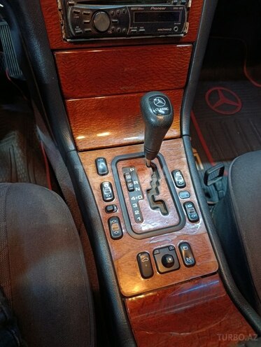 Mercedes E 240 1998, 300,000 km - 2.4 l - Bakı