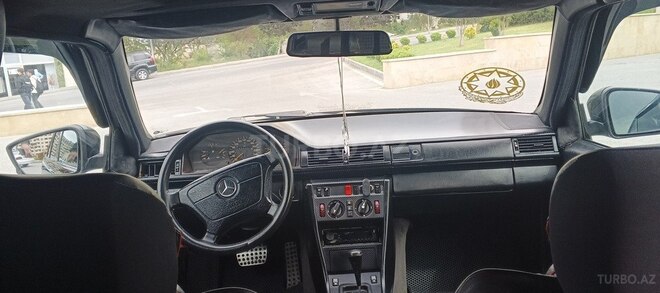 Mercedes E 280 1990, 402,000 km - 2.8 l - Bakı