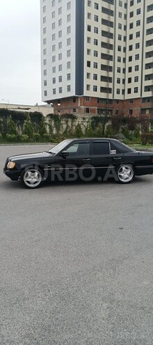 Mercedes E 280 1990, 402,000 km - 2.8 l - Bakı