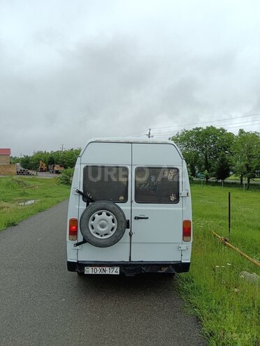 Mercedes 208 D 1994, 400,000 km - 2.3 l - Oğuz