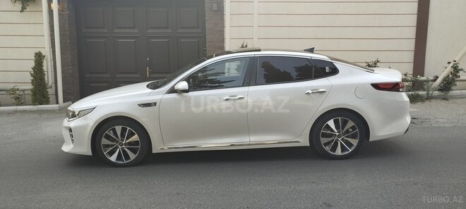 Kia K5-4