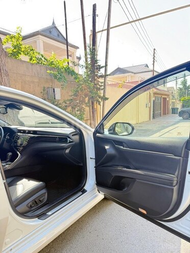 Toyota Camry-7
