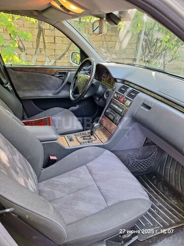 Mercedes E 240 2001, 350,000 km - 2.6 l - Bakı