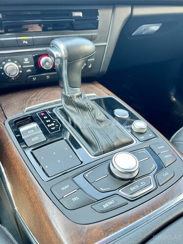 Audi A6-12