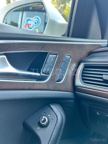 Audi A6-11