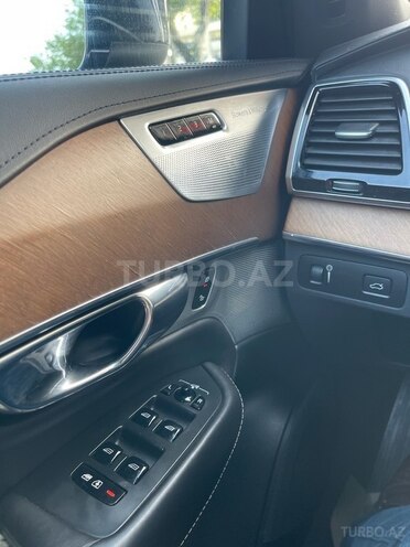 Volvo XC90-19