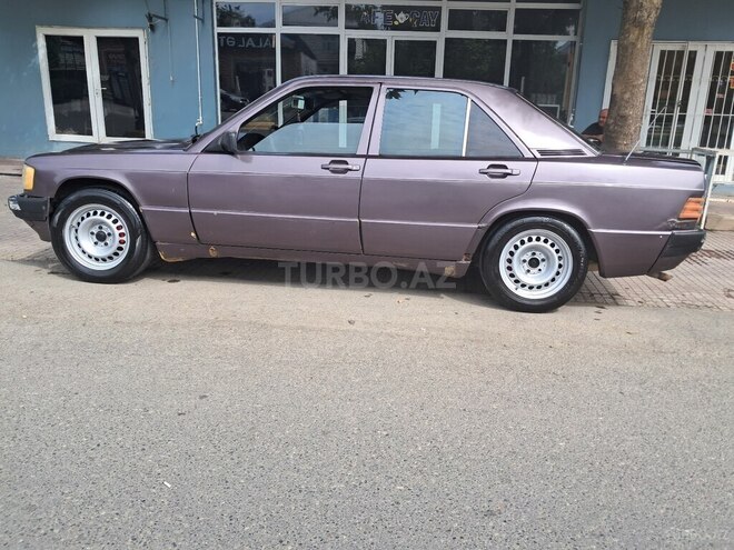 Mercedes 190 1991, 392,000 km - 2.0 l - Qazax