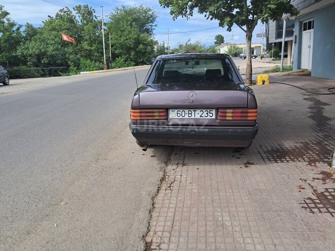 Mercedes 190 1991, 392,000 km - 2.0 l - Qazax