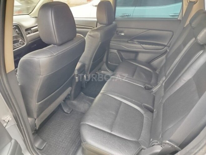 Mitsubishi Outlander 2015, 222,507 km - 3.0 l - Bakı