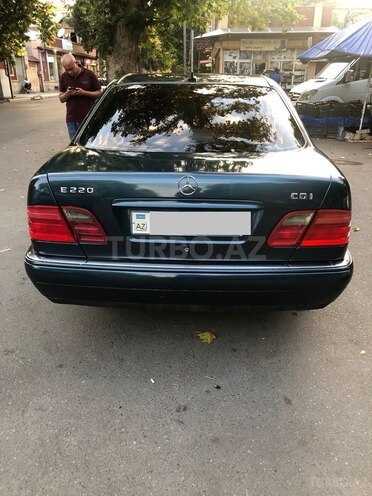 Mercedes E 220 d 1999, 476,000 km - 2.2 л - Gəncə